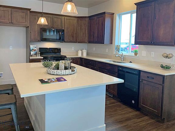 4th image of 77 King Meadows Ln