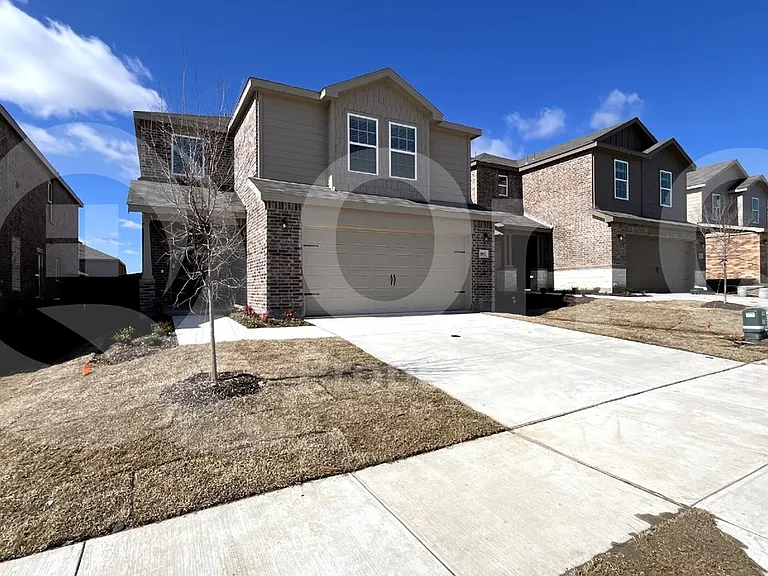 882 Breakwater Dr — Photo 1