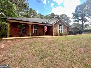 314 Mountain Creek Dr, Hamilton, GA 31811