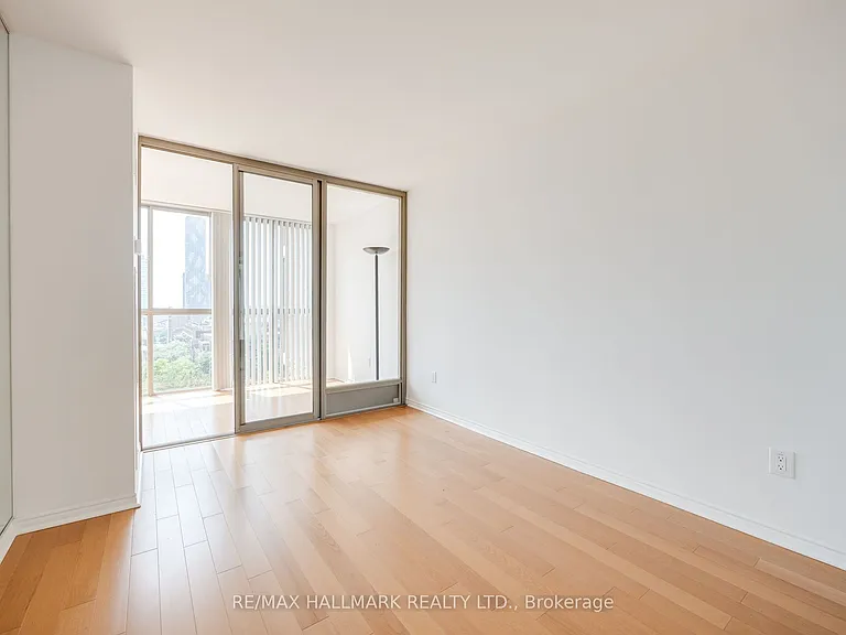 95 Lombard St #1202 — Photo 17