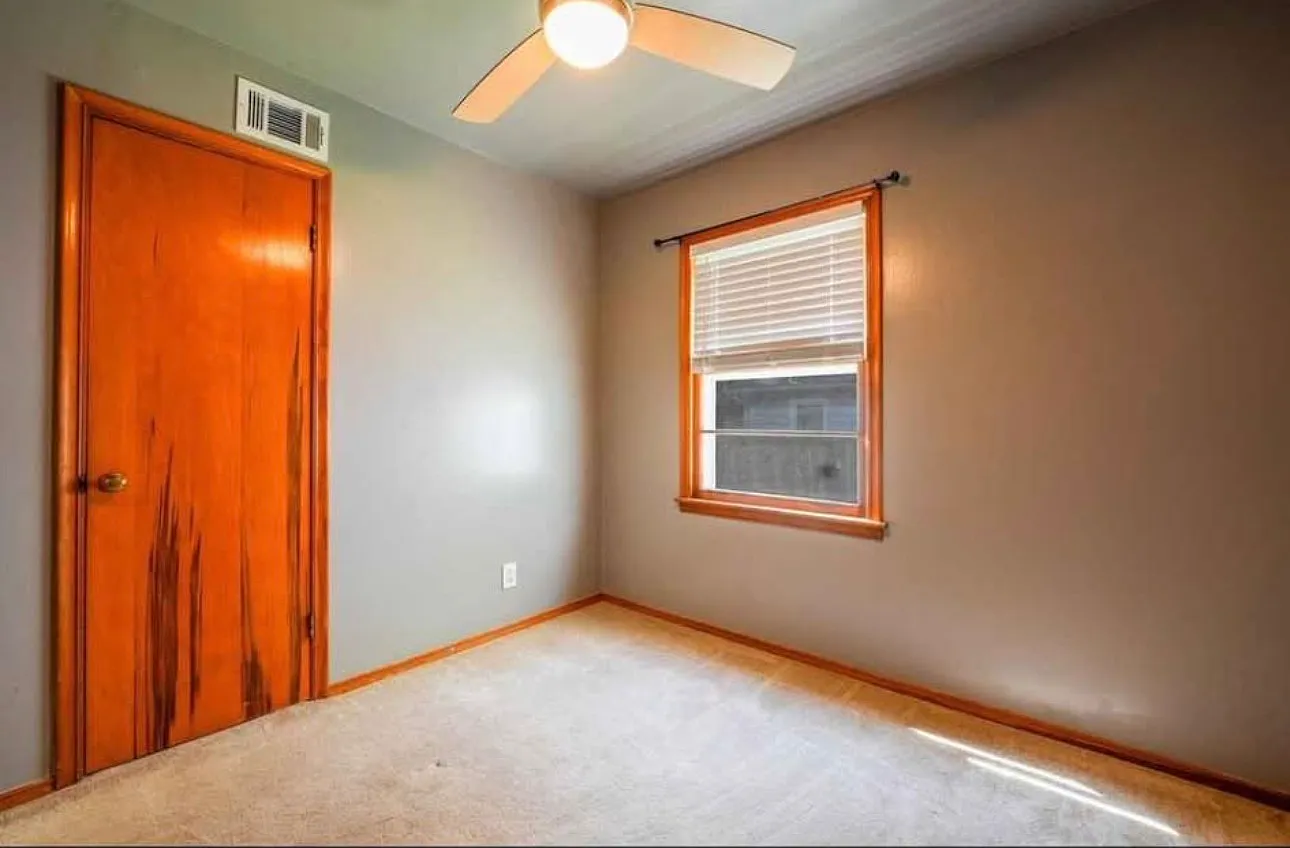 3 bed, 864 sqft, $1,300 — Photo 3