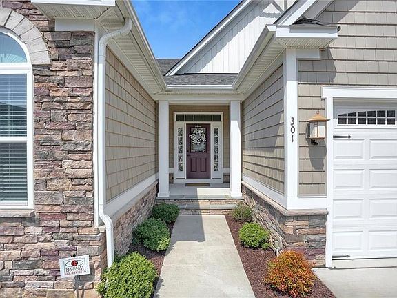 4th image of 301 Caroline Cir