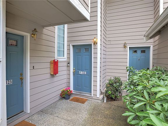 3rd image of 7121 NE 171st Ln