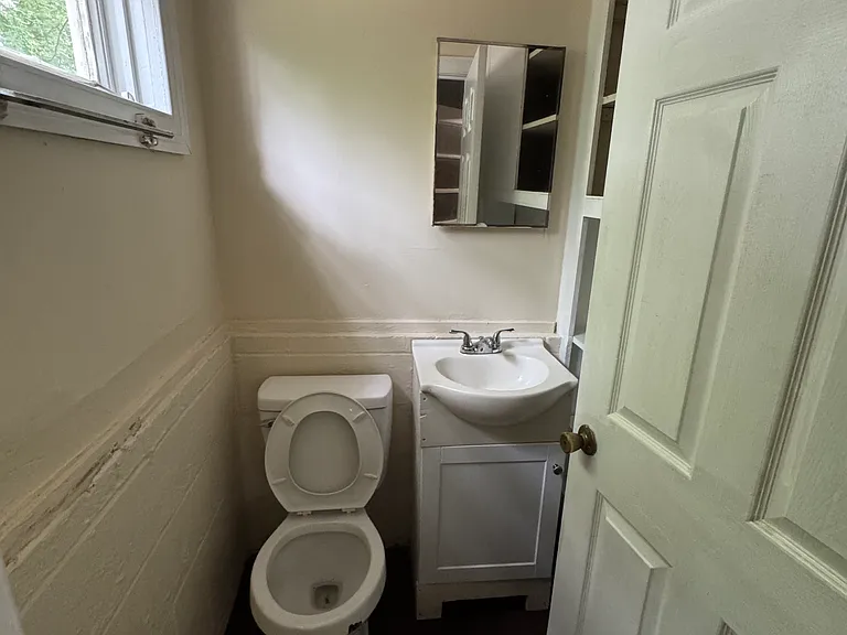 1009 Westover Ave — Photo 8