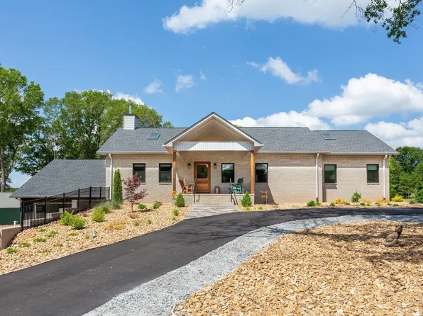 210 Berry Rd, Pelzer, SC 29669