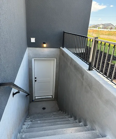 144 W Birds Eye Ln — Photo 9