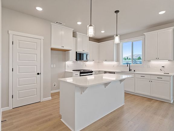 229 Tatoosh AVE by Aho Construction