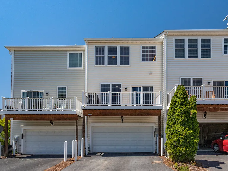 14633 Weeburn Way — Photo 44