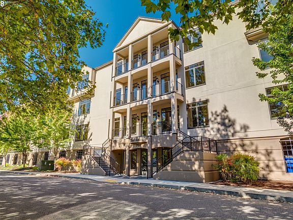 2nd image of 707 N Hayden Island Dr Unit 412