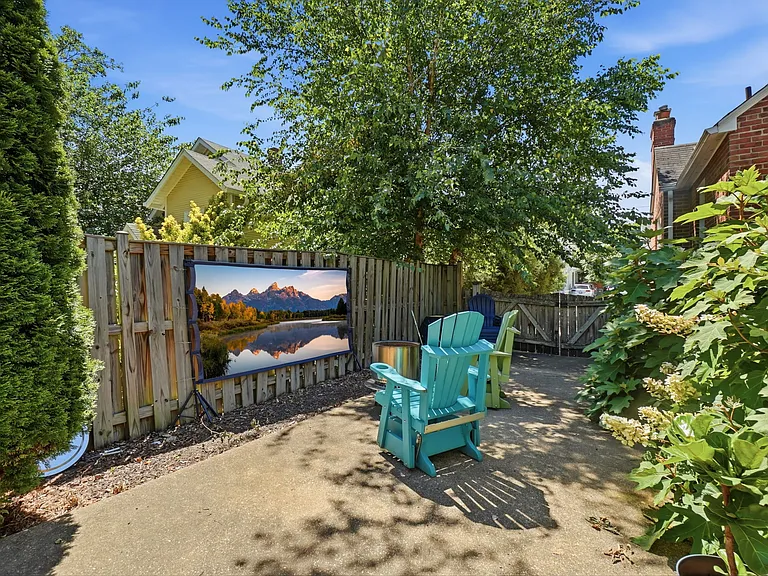 110 Stewart Ave — Photo 29