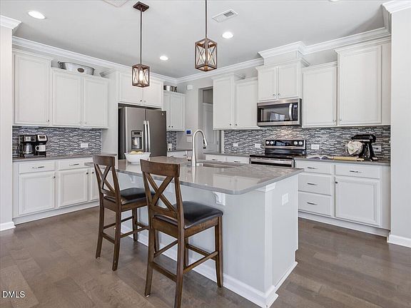 4th image of 846 Salem Pointe Pl