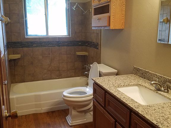 4th image of 4816 Michael Dr