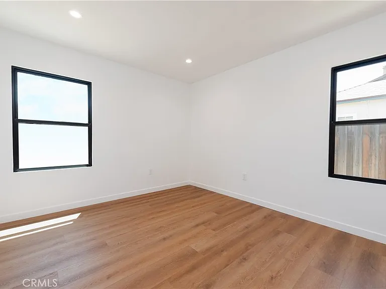 7008 Aura Ave — Photo 16