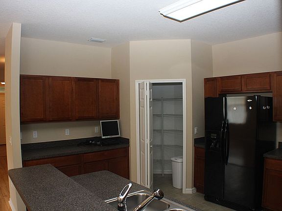 4th image of 3881 Esplanade Ave
