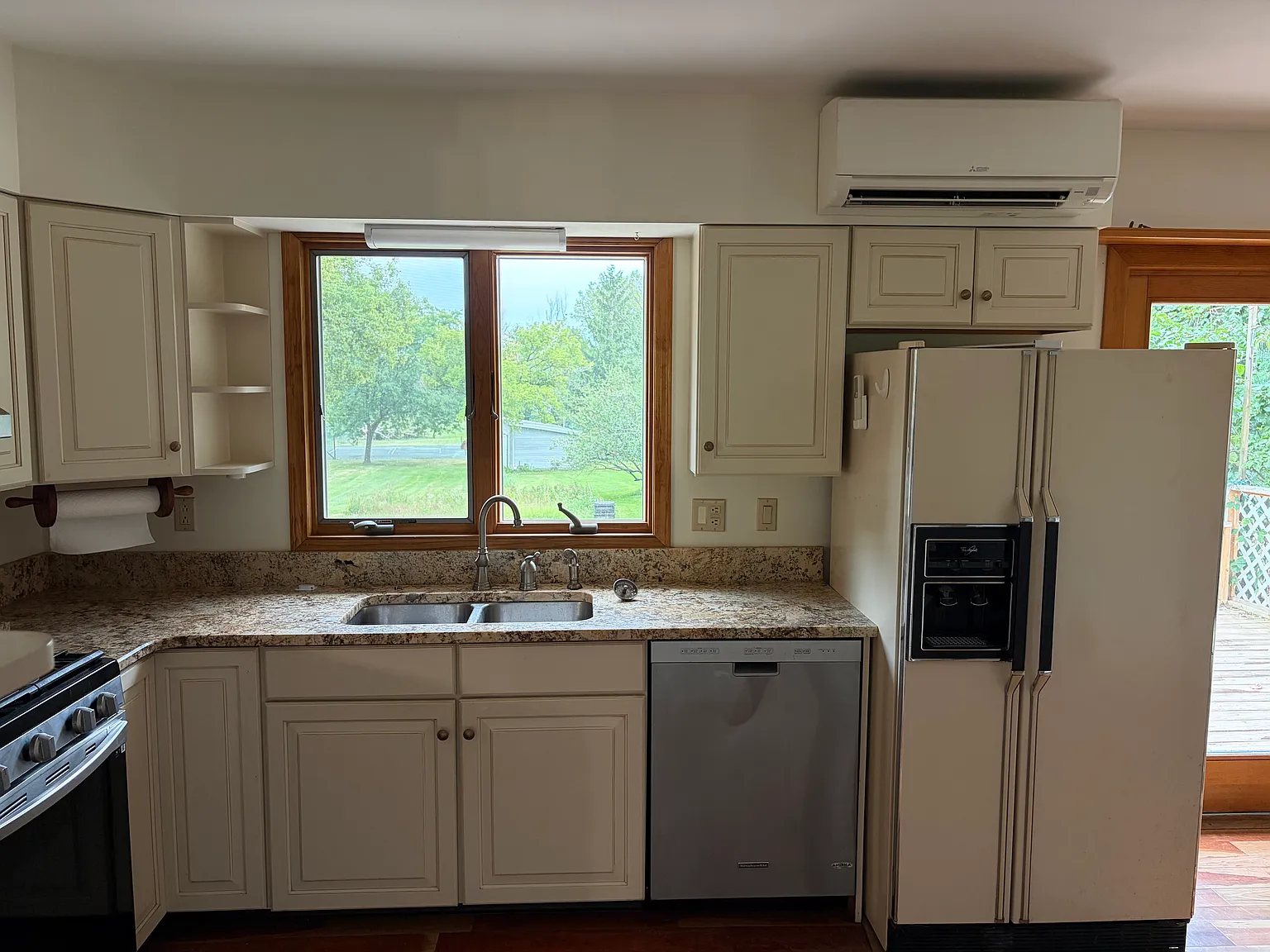 4 bed, 1689 sqft, $2,800 — Photo 3