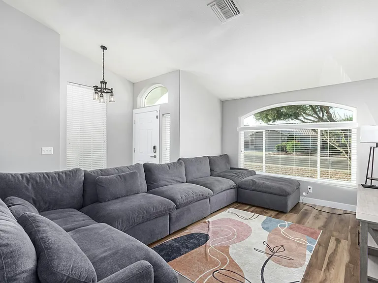 1543 E Park Ave — Photo 9