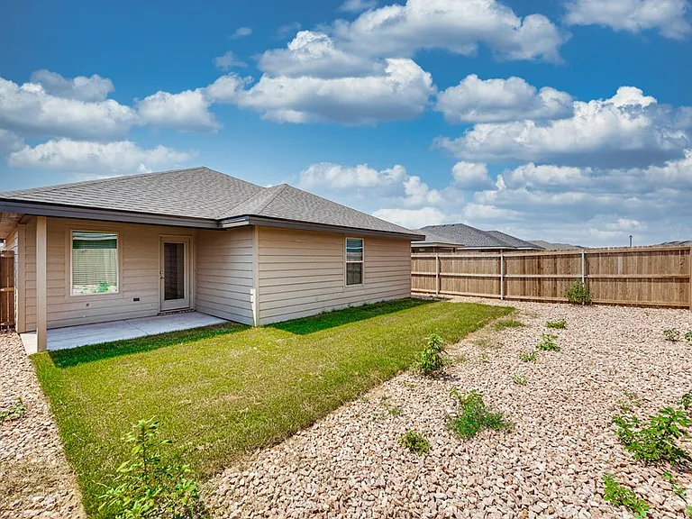 8211 E County Road 111 — Photo 22
