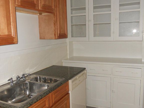 5th image of 222 Lexington Ave APT 4