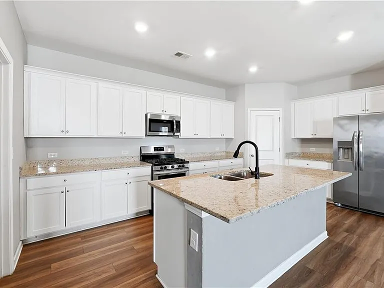 21 Golden Eagle Pkwy — Photo 6