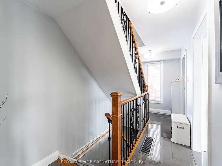 25 Hun Cres — Photo 6