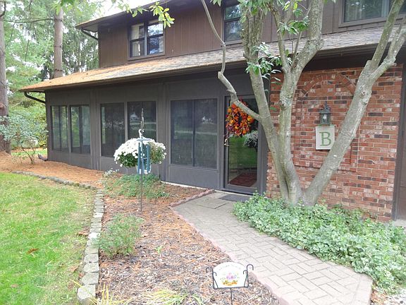 3rd image of 7880 Fairlawn Dr