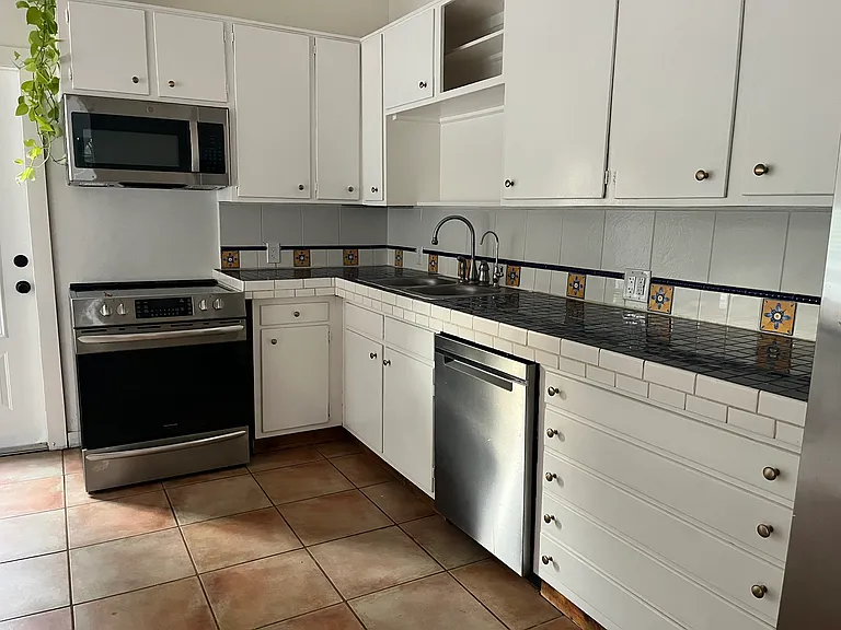 1317 Elizabeth Ave — Photo 5