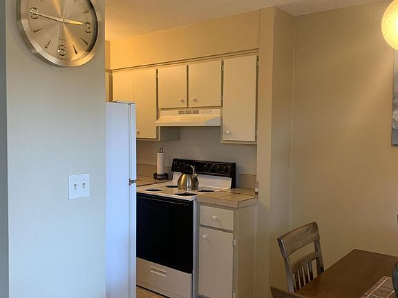 4th image of 90 W Yavapai St