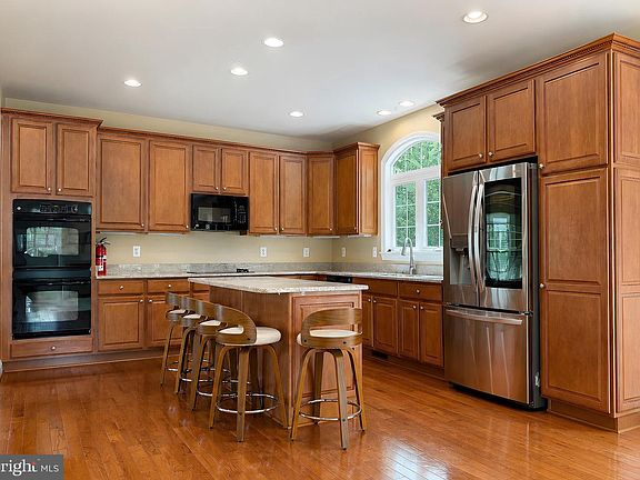 2nd image of 44025 W Leola Ct