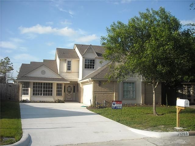 1st image of 3203 S Greenpark Dr