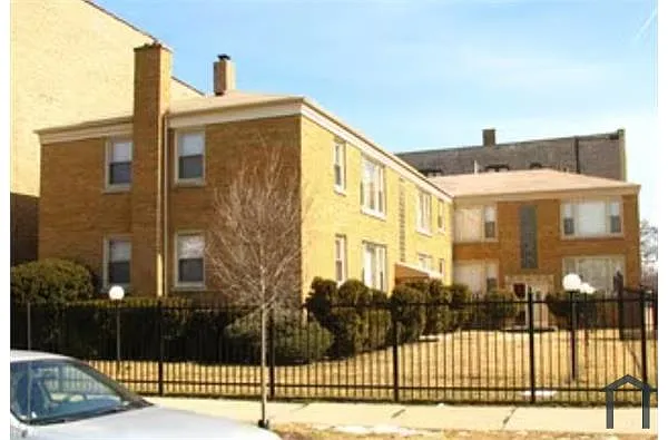 Building Photo - 7957 S Wood St #2