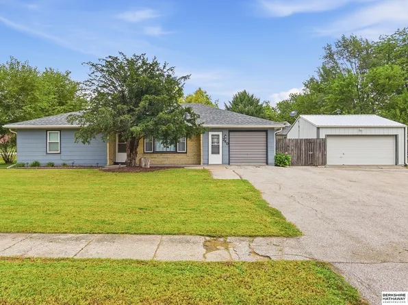 240 E St, Eagle, NE 68347