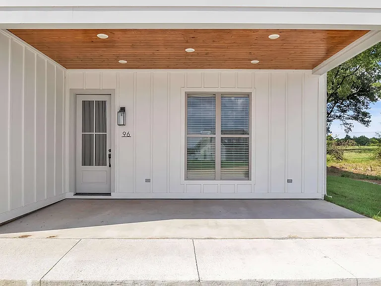 106 Breezeway Cv — Photo 8