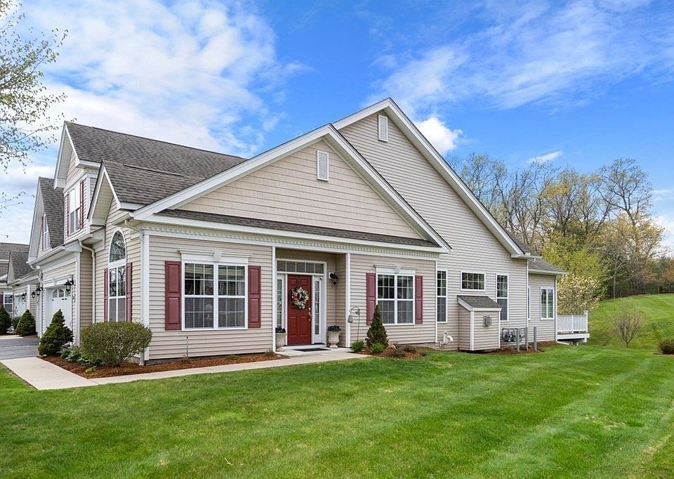 1st image of 10 Herrick Dr