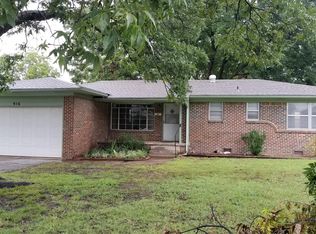 916 Linda Ave, Ada, OK 74820