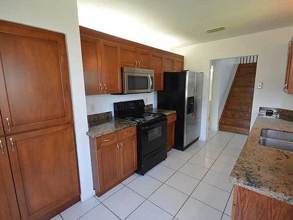 4th image of 9960 SW 16th St