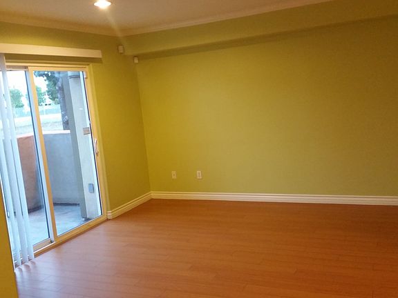 Fresh "simi gloss" paint