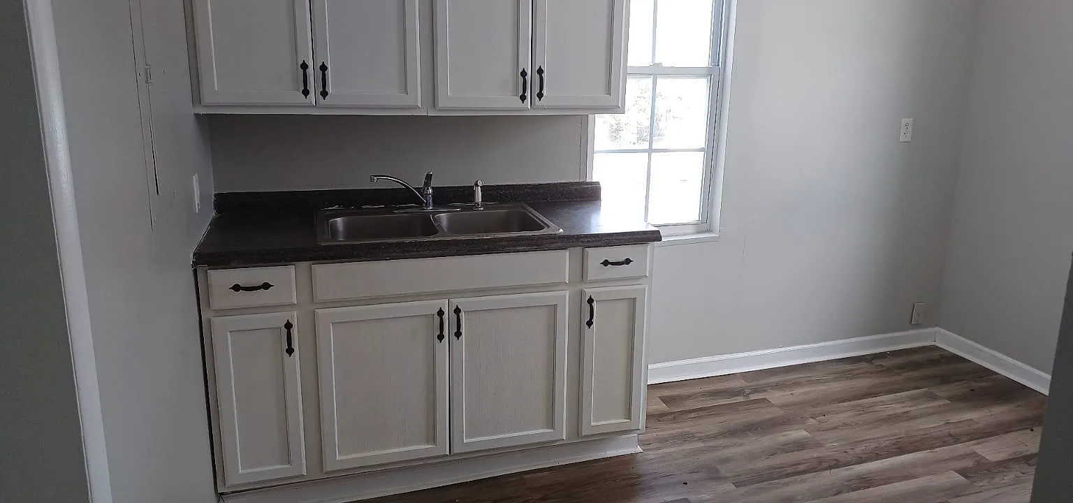 215 Virginia Ave — Photo 4