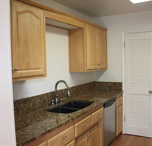 304 N North St — Photo 3