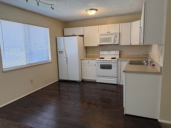4th image of 555-28 1/2 Rd APT 26