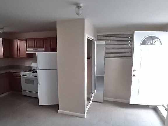 2nd image of 292 Swinnerton St