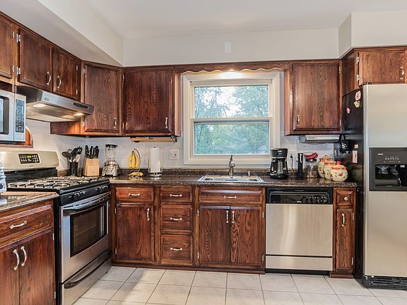 3rd image of 1240 Fairwood Dr