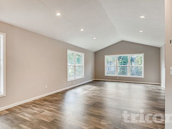 5th image of 457 Lawson Ave W