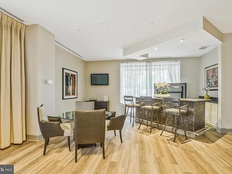 880 N Pollard St #824 — Photo 47