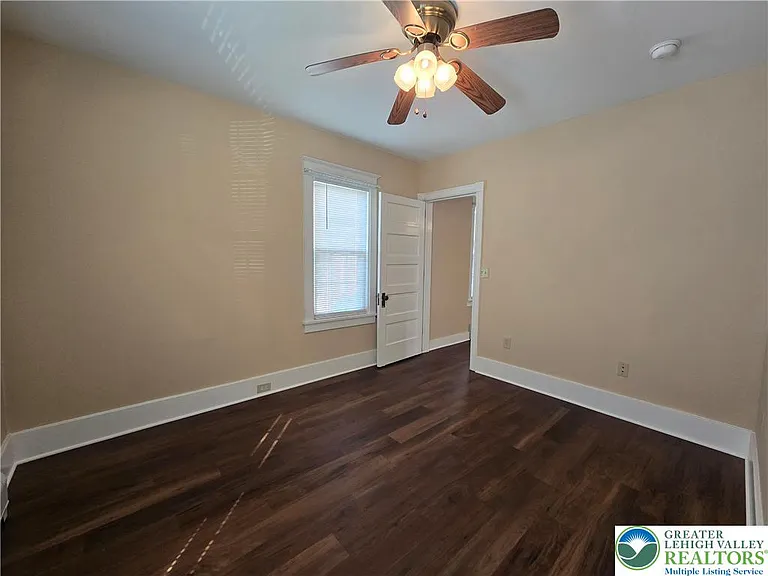 40 Evergreen St #B — Photo 23