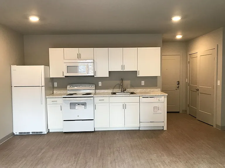 327 W Seneca — Photo 51