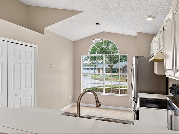 3rd image of 2674 Newbolt Dr