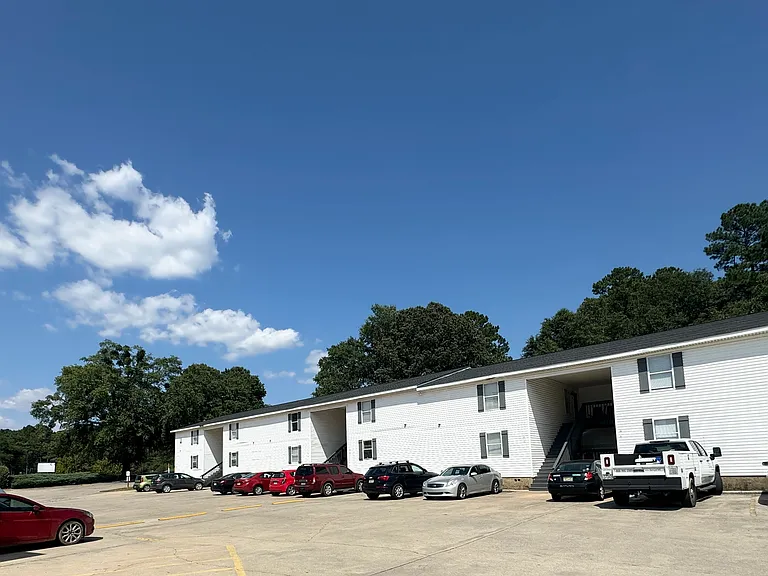 The Glenn — Photo 18