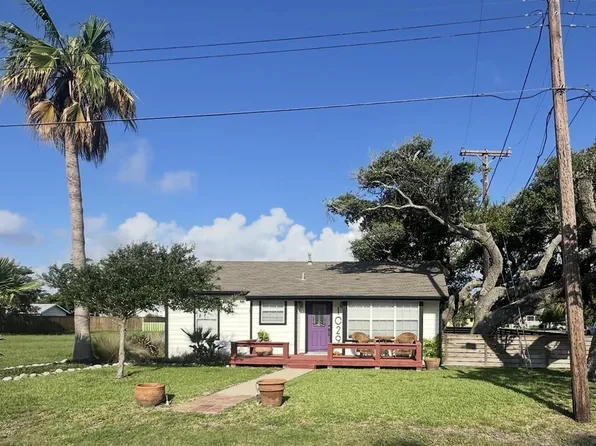 1029 Lady Claire St, Rockport, TX 78382