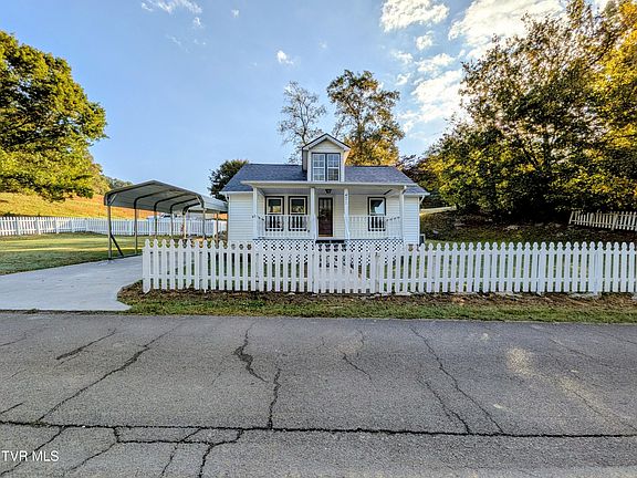 2nd image of 471 Barrett Ln