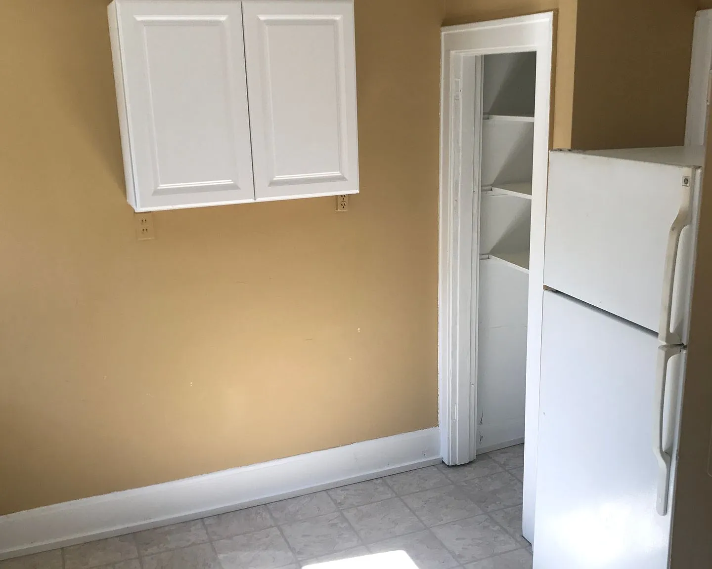 One-Bedroom Unit Available in Walnut Hills - Heat and Water Included — Photo 3